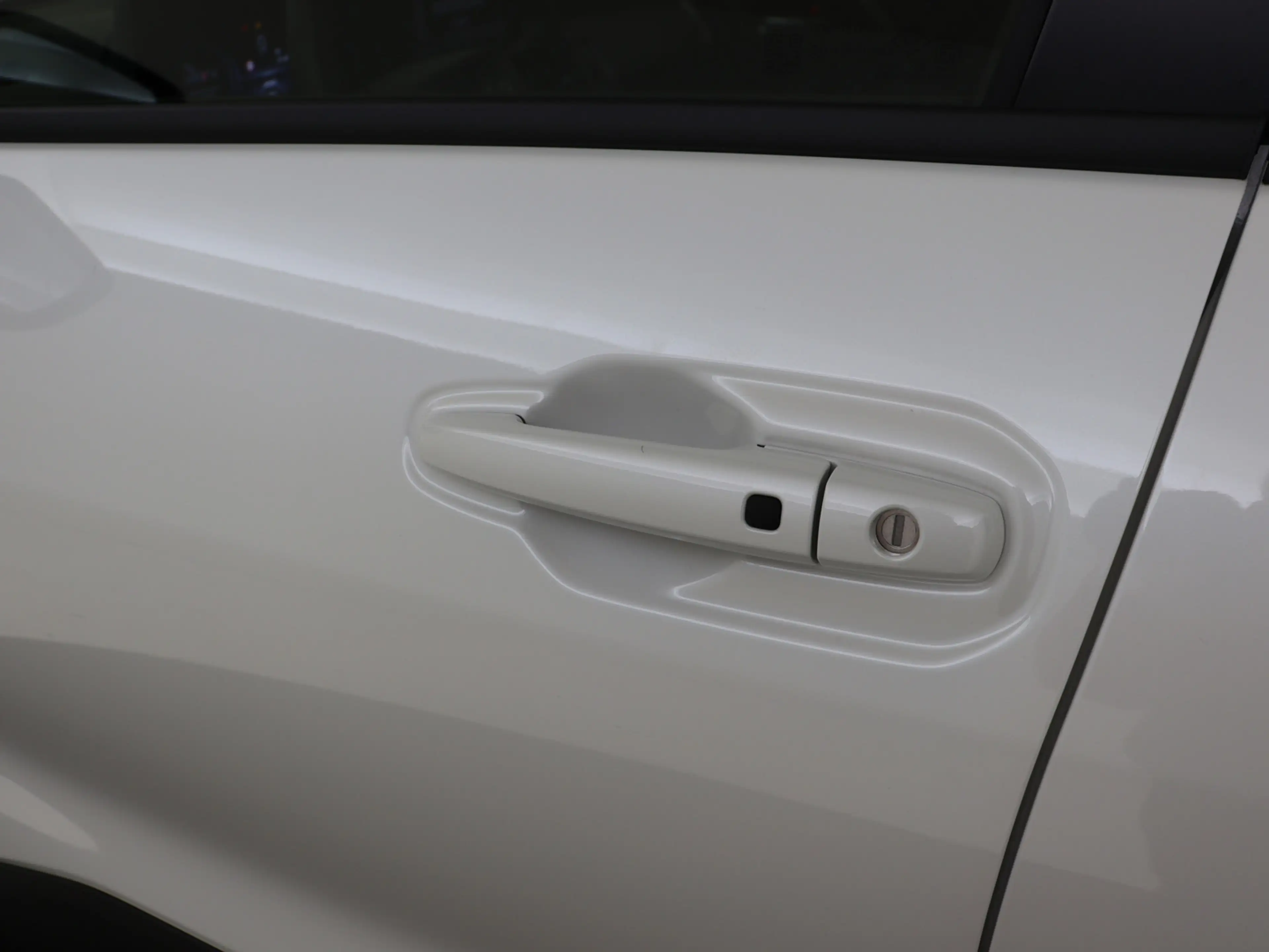 Toyota Urban Cruiser Executive 61 kWh — photo 4