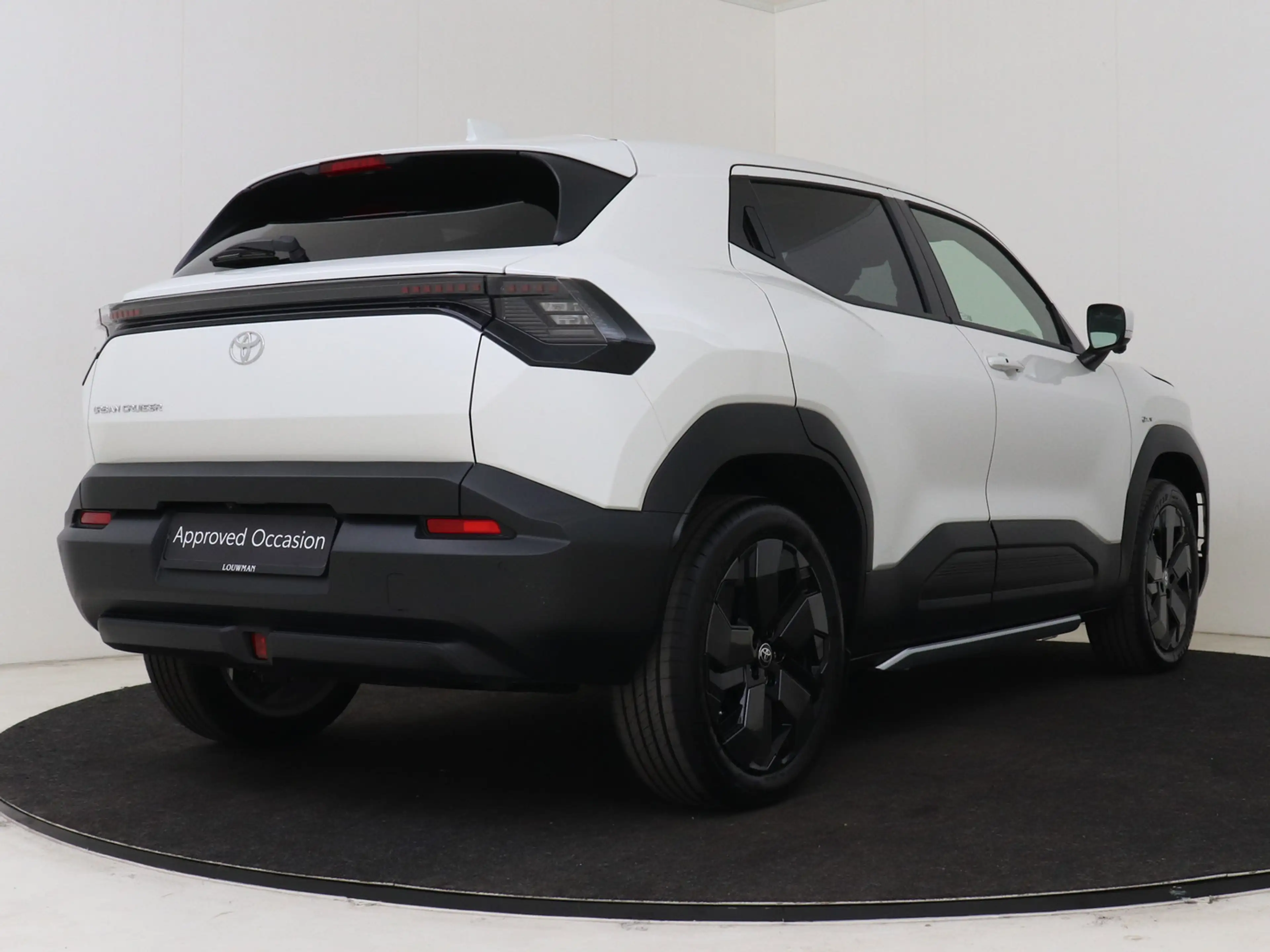 Toyota Urban Cruiser Executive 61 kWh — photo 2