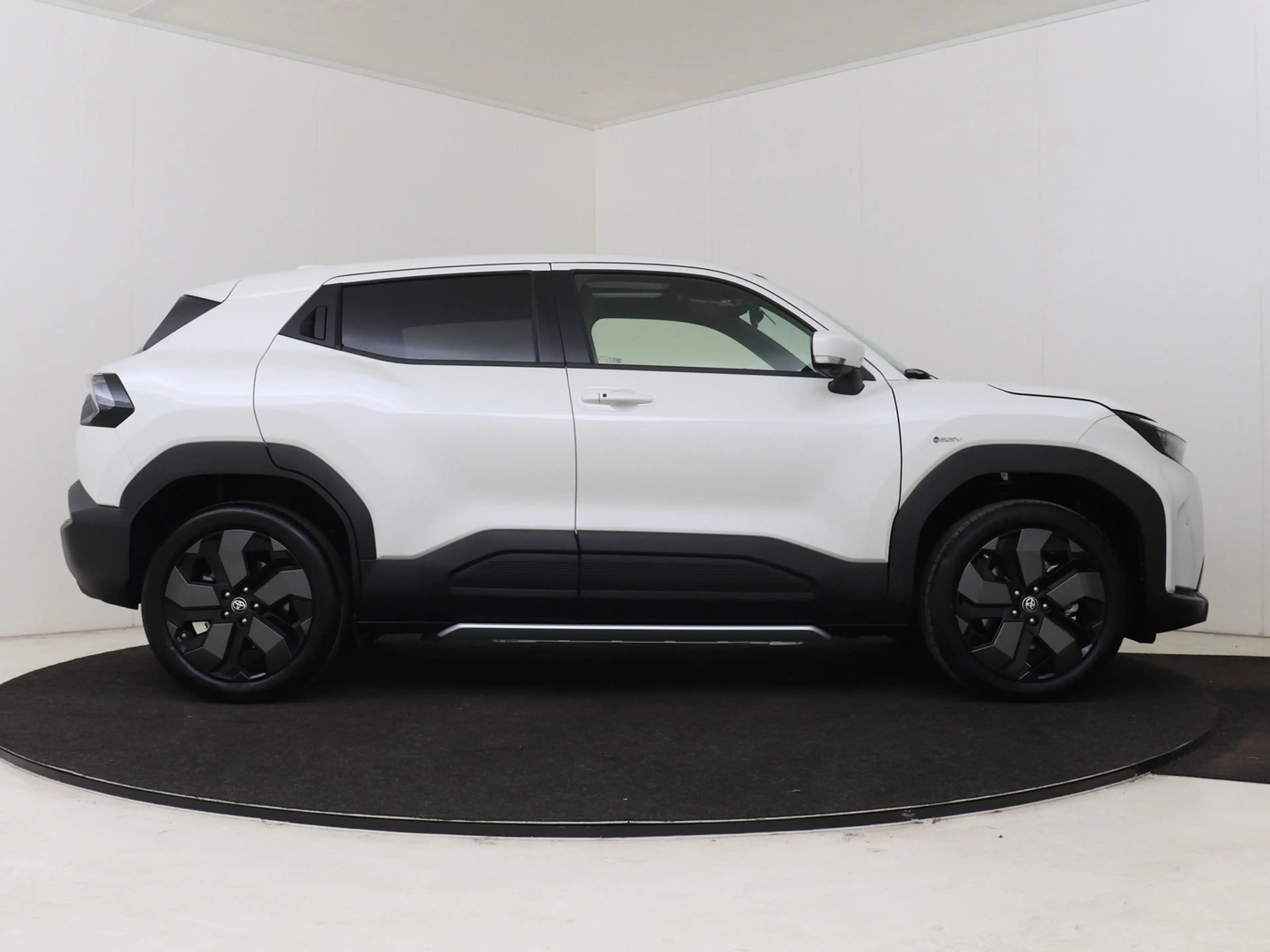 Toyota Urban Cruiser Executive 61 kWh — photo 14