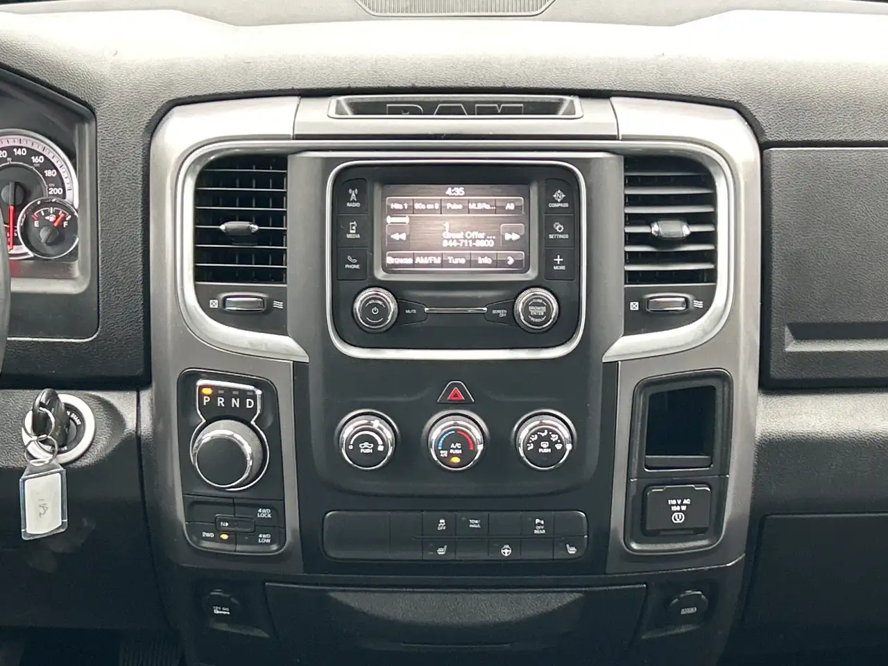 RAM 1500 снимка RAM 1500
