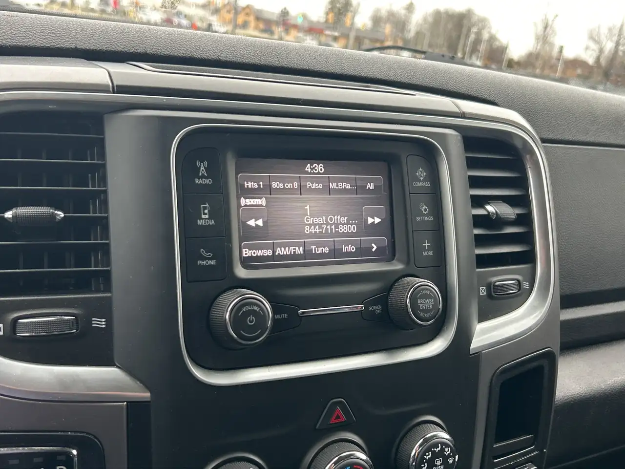 RAM 1500 снимка RAM 1500