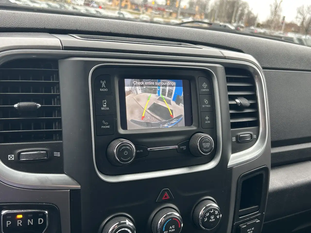 RAM 1500 снимка RAM 1500