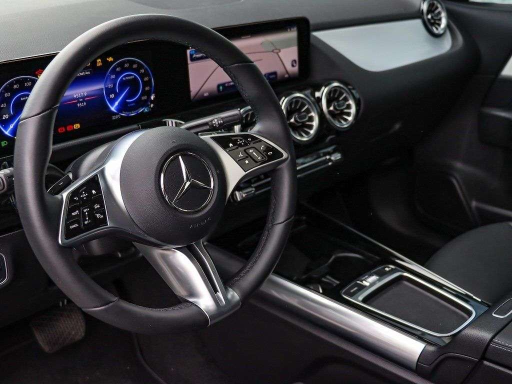 Mercedes-Benz EQA