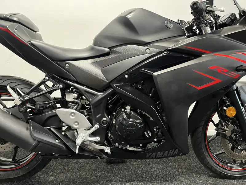 Yamaha YZF-R3 - foto 6