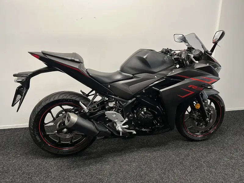 Yamaha YZF-R3 - foto 4