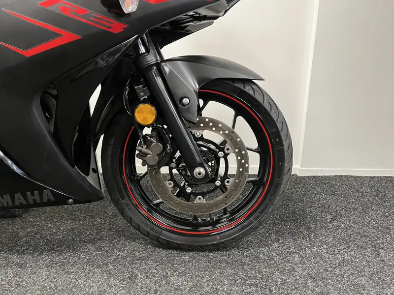 Yamaha YZF-R3 - foto 5