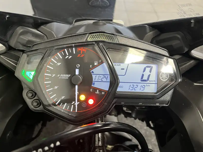 Yamaha YZF-R3 - foto 2