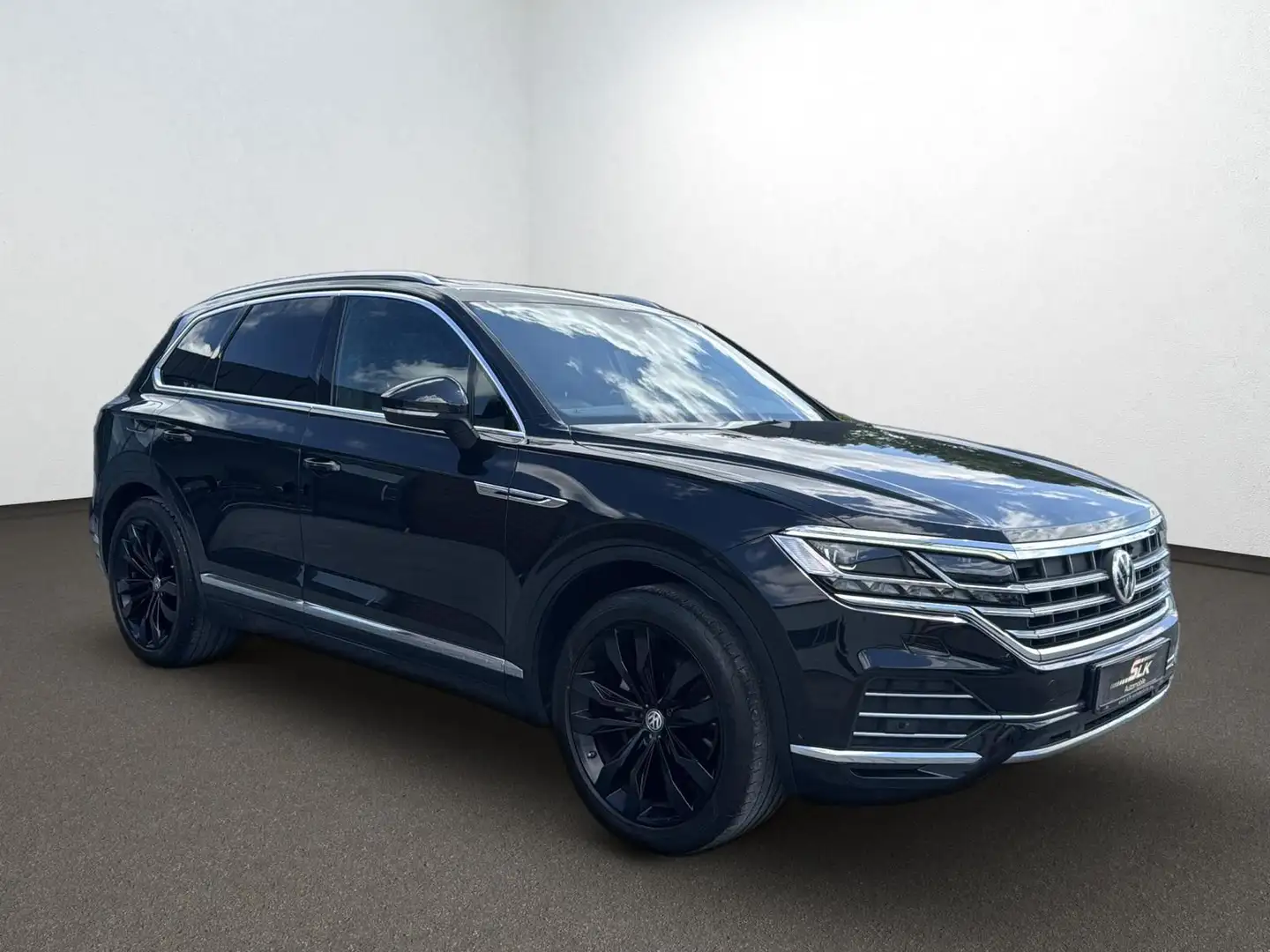 Volkswagen Touareg 3.0TDi 4M. Elegance IQ-Light StHz Sitzkl Schwarz - 2