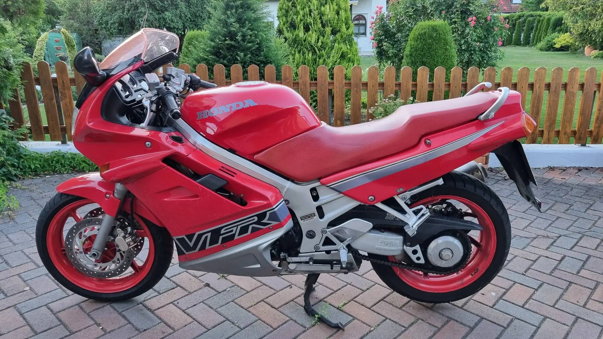 Honda VFR 750 Rouge - 2