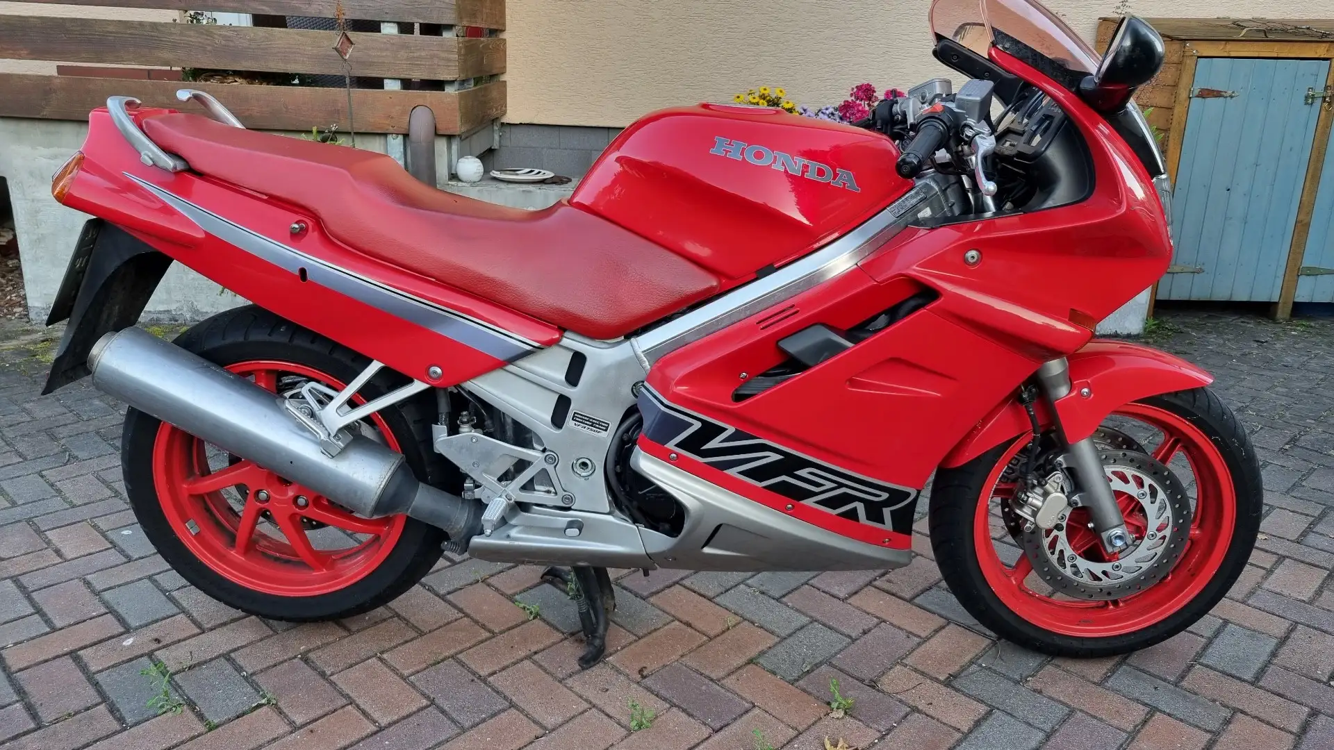 Honda VFR 750 Rouge - 1