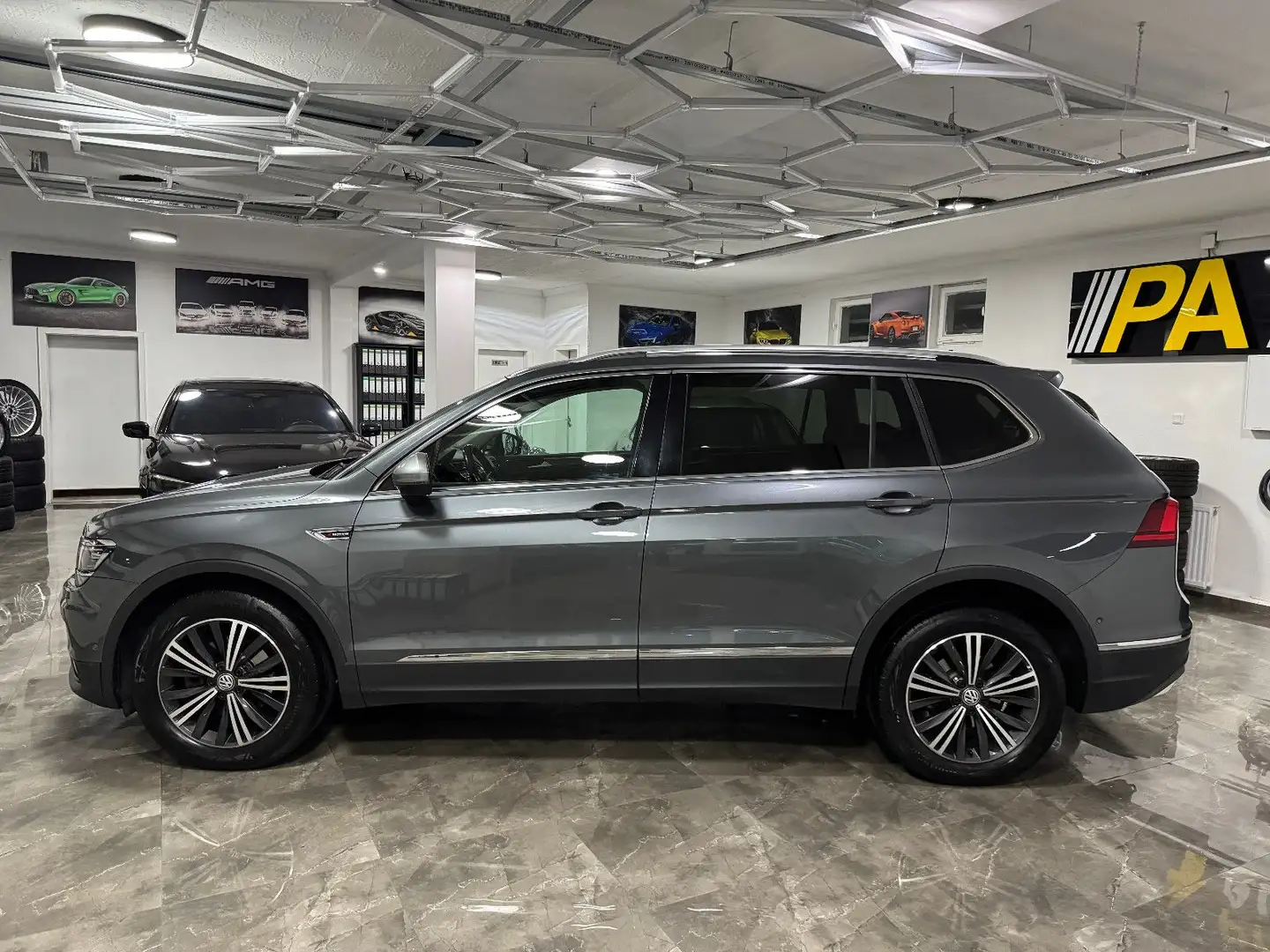 Volkswagen Tiguan Allspace 7-Sitzer Keyless Virtual ACC HUD Gris - 2
