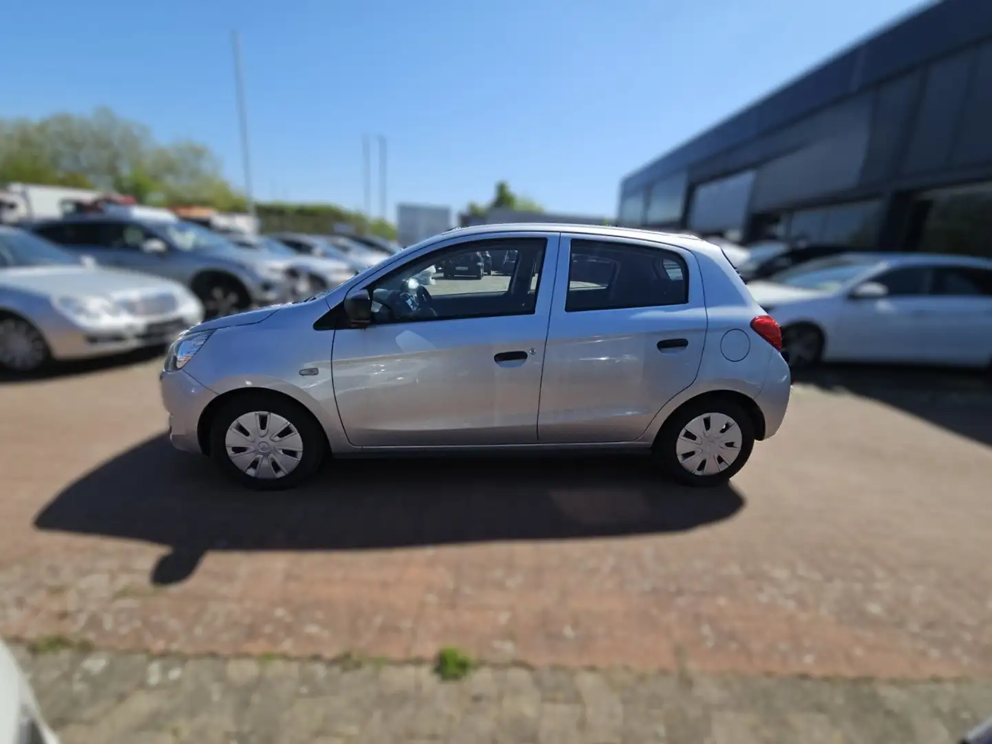 Mitsubishi Space Star Light+Ratenzahlung ohne Bank+Tüv Neu+Inspektion Silber - 2