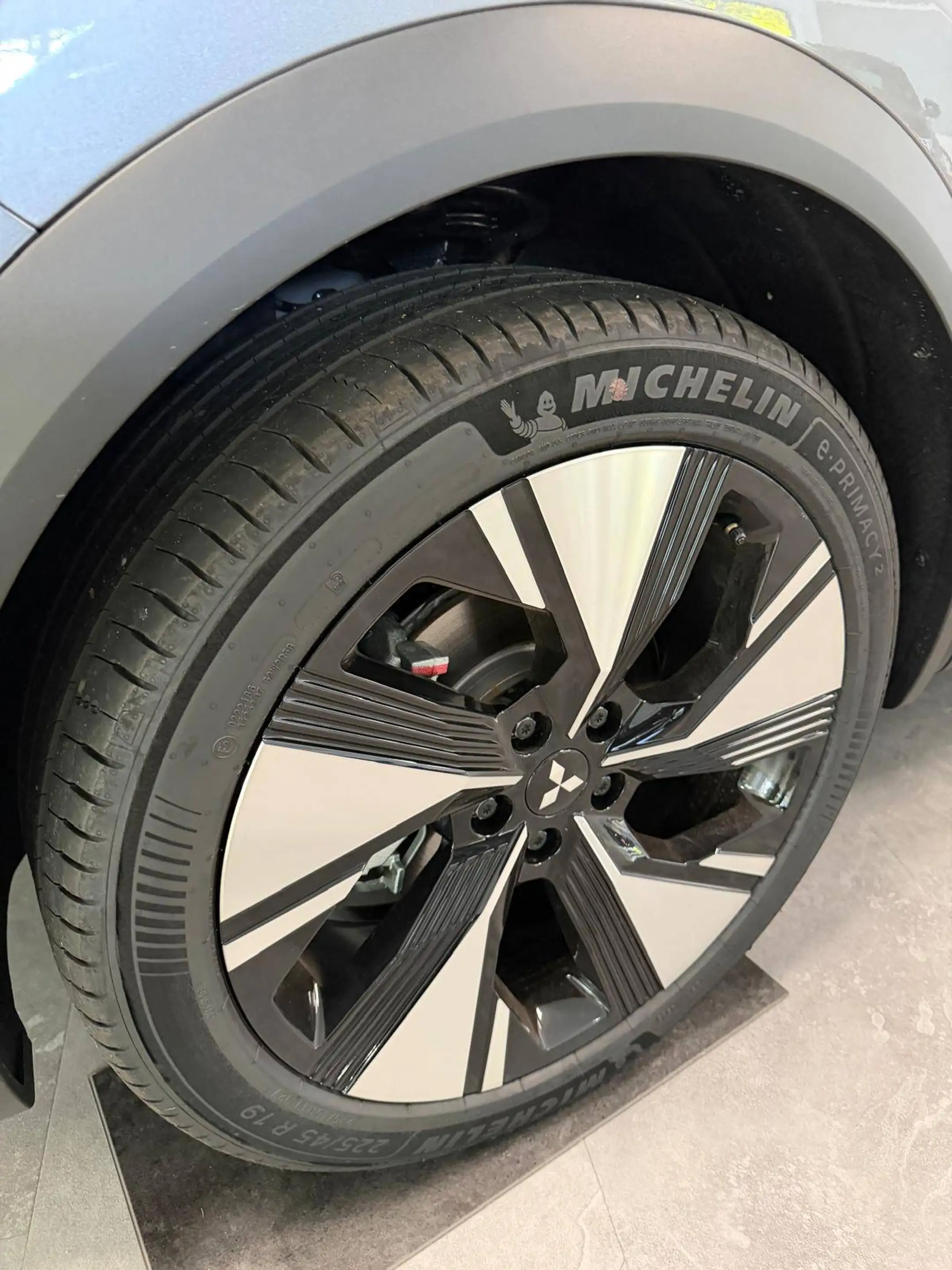 Mitsubishi Grandis 1.8 Hybrid 116 kW Intro Edition Sondemodell — photo 12