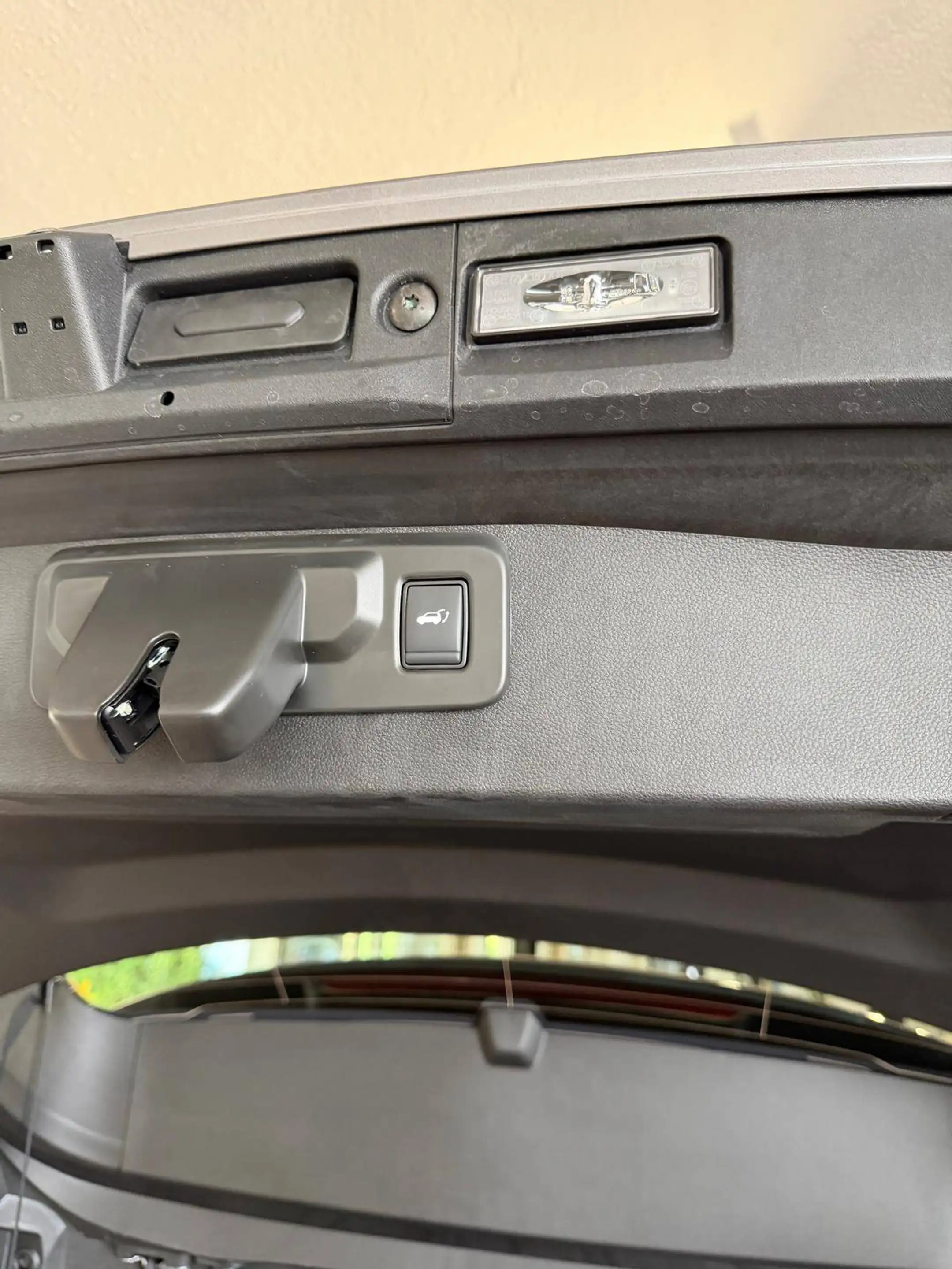 Mitsubishi Grandis 1.8 Hybrid 116 kW Intro Edition Sondemodell — photo 10