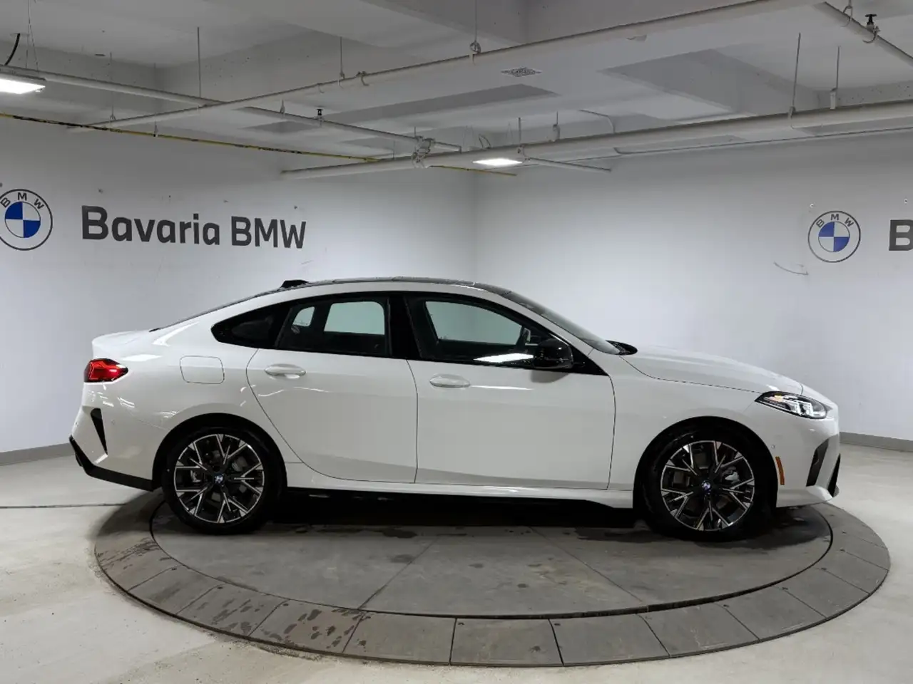 BMW 2 Series снимка BMW 2 Series