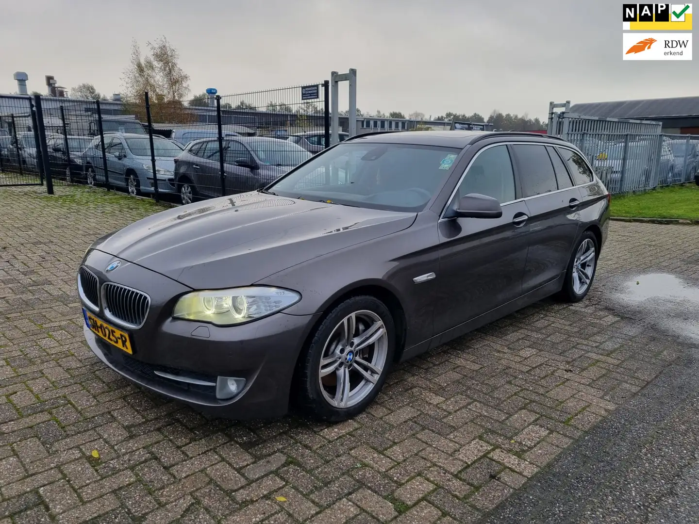 BMW 530 5-serie Touring 530d High Executive Heeft tik in d Bruin - 1