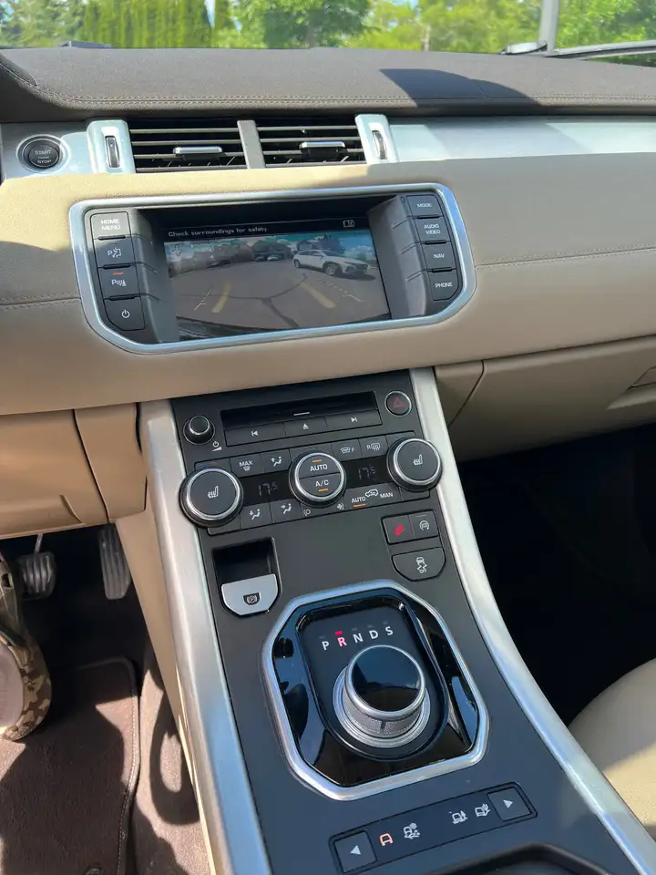 Land Rover Range Rover Evoque photo Land Rover Range Rover Evoque