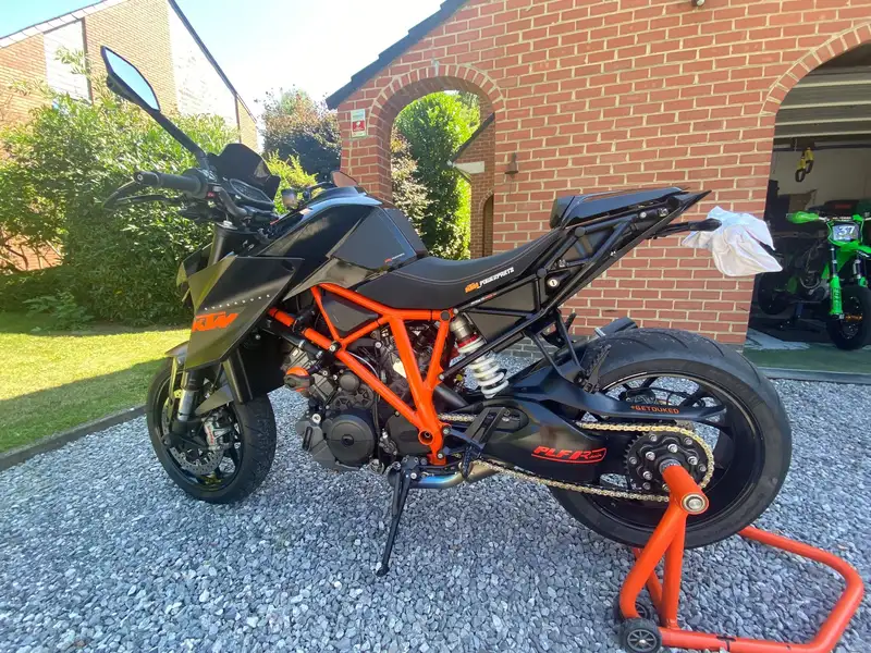 KTM 1290 Super Duke R - foto 2