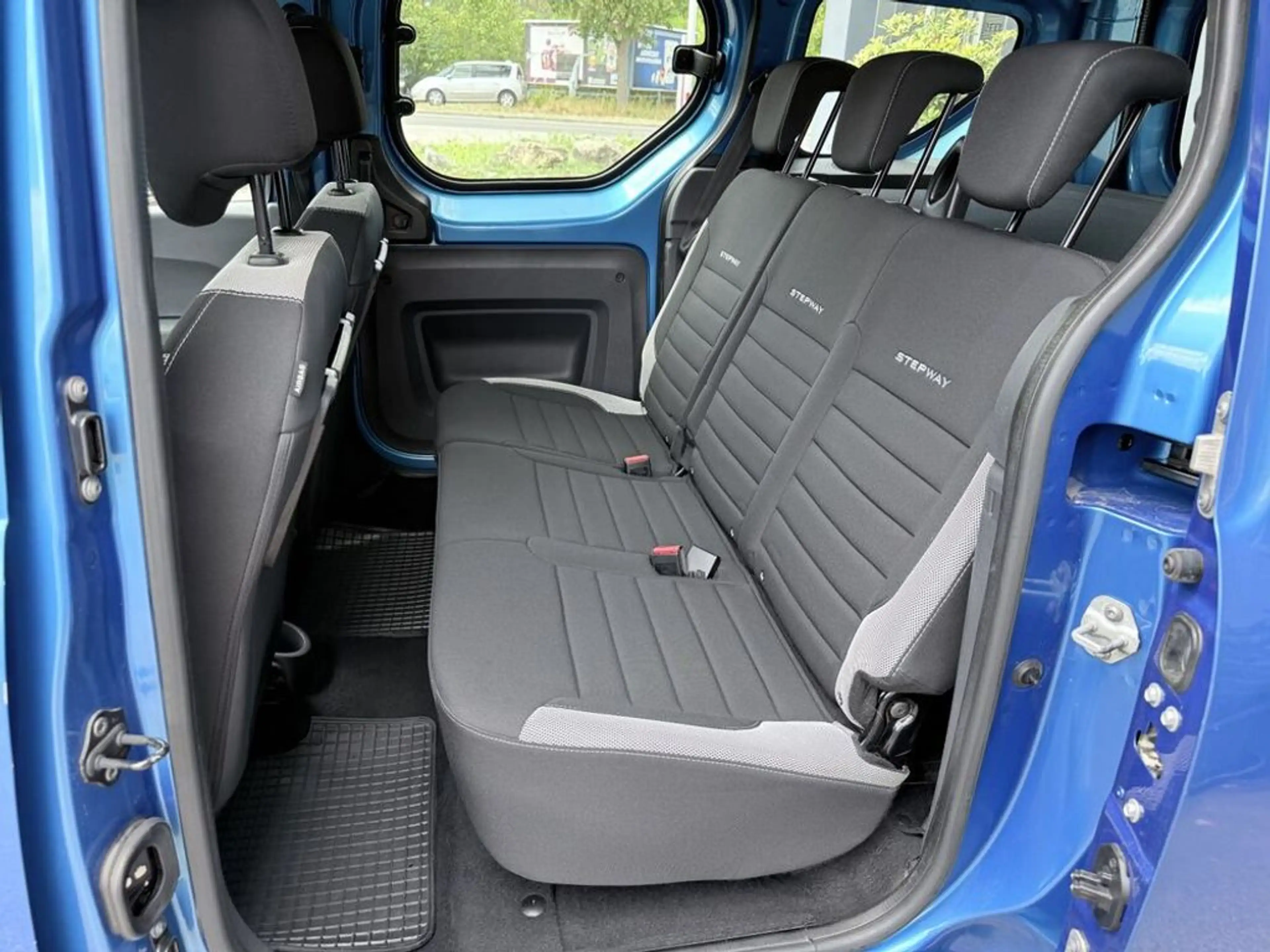 Dacia Dokker Stepway TCe 130 **Kamera/Navigation** — photo 11