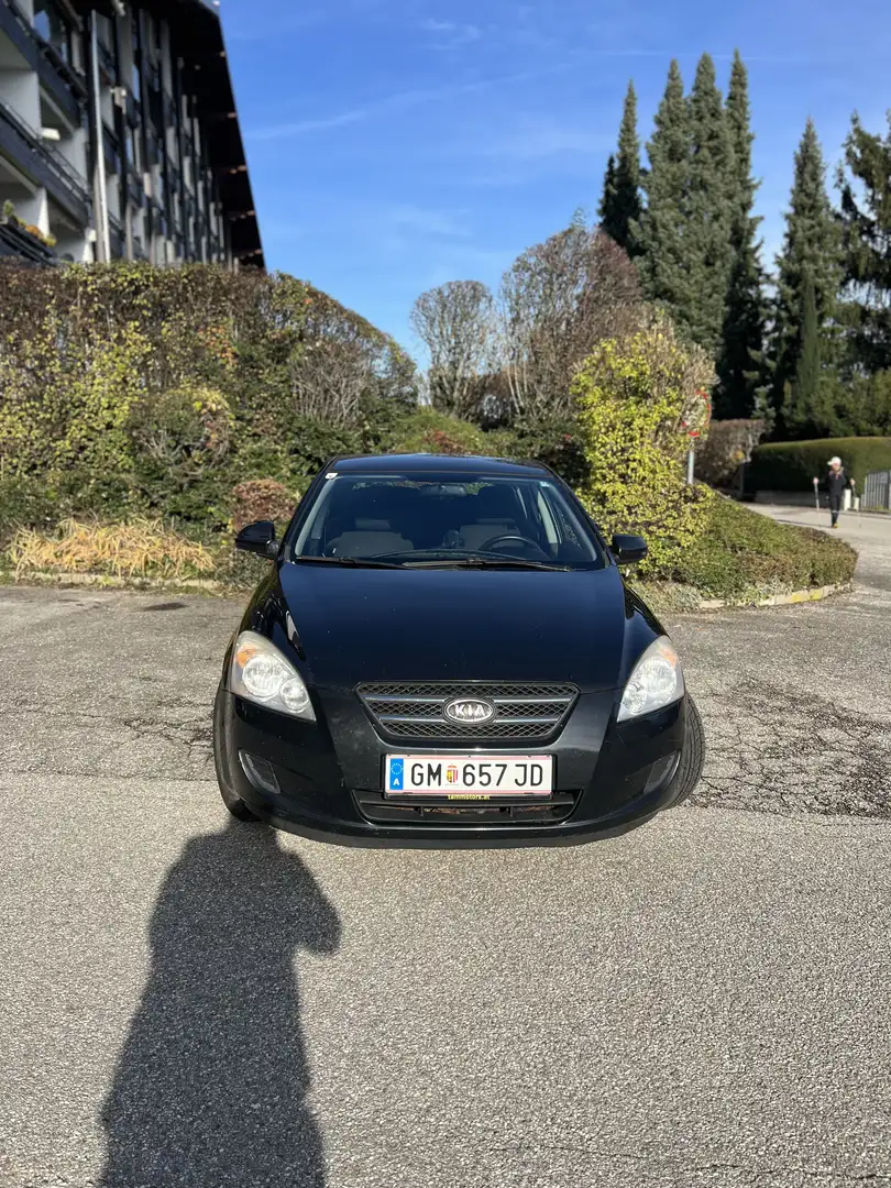 Kia Ceed / cee'd 1.4 CVVT Schwarz - 2