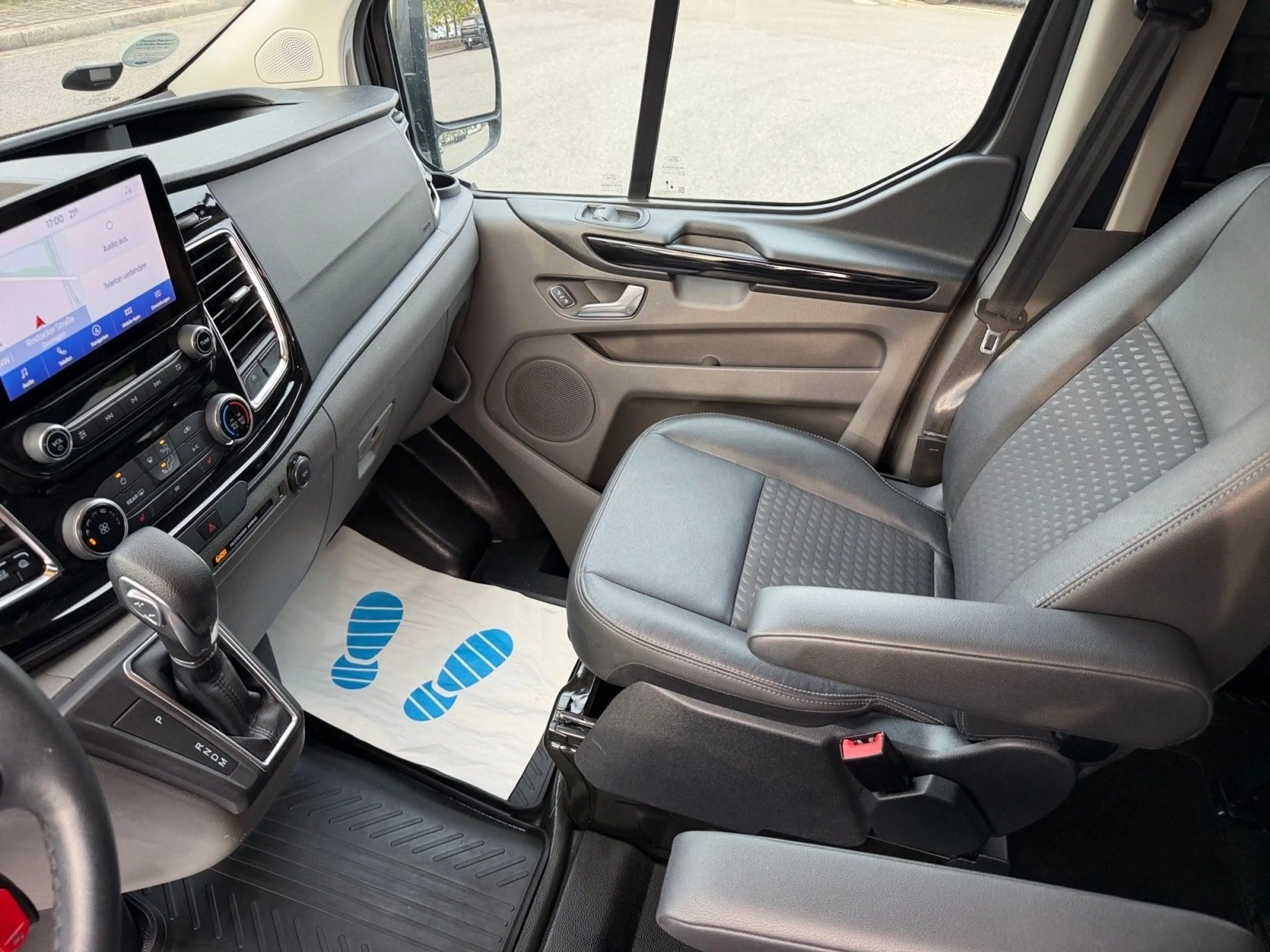 Ford Tourneo Custom Kombi 320 L1 Tourneo Sport — photo 13