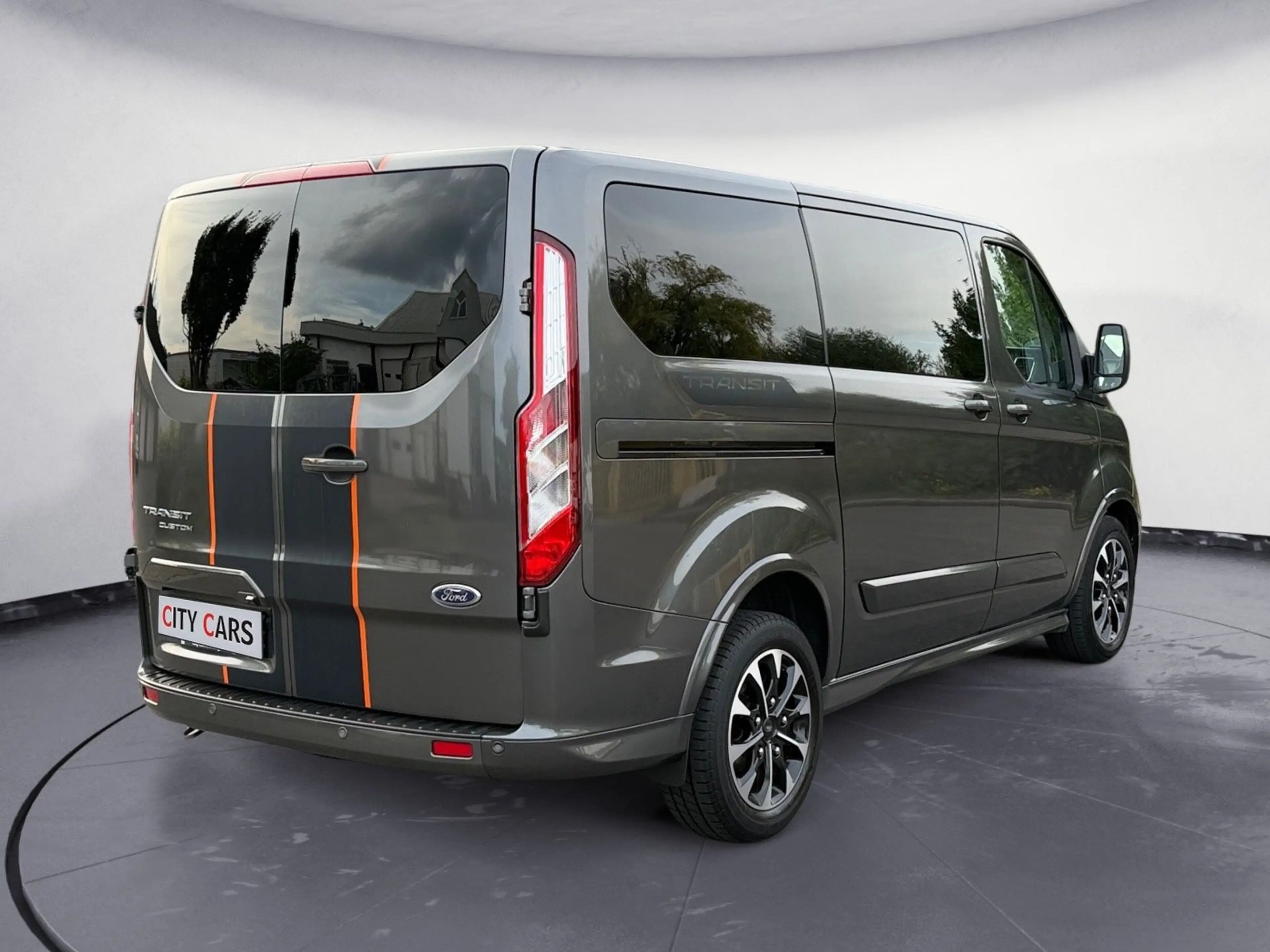 Ford Tourneo Custom Kombi 320 L1 Tourneo Sport — photo 6