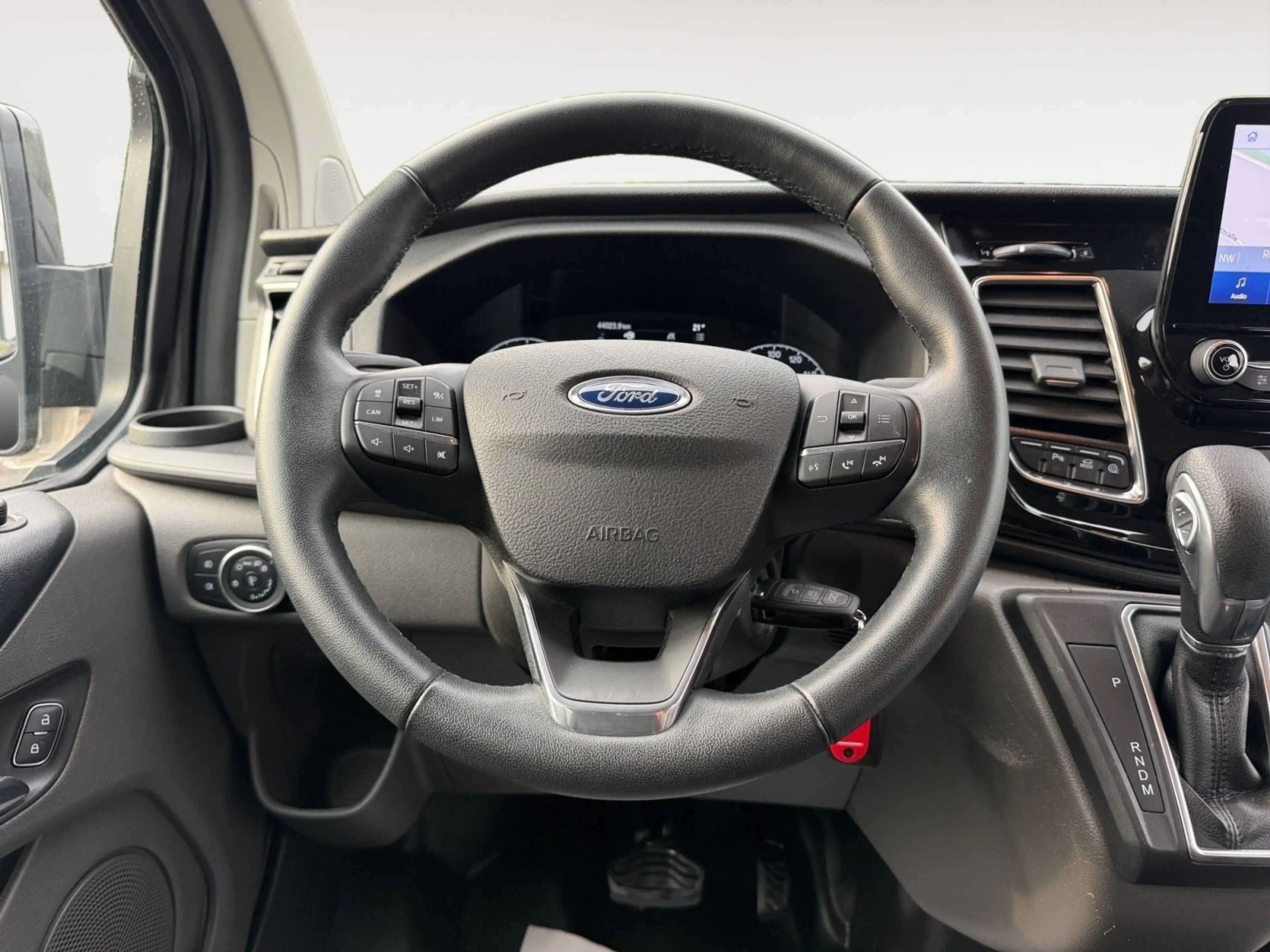 Ford Tourneo Custom Kombi 320 L1 Tourneo Sport — photo 12