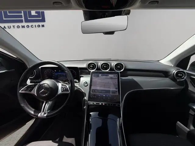 Mercedes-Benz GLC view 8