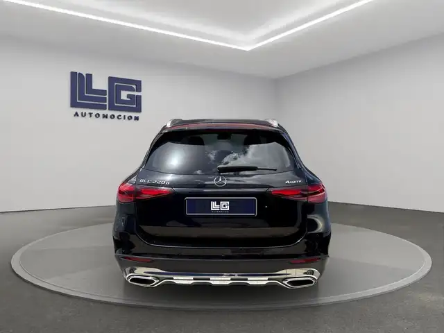 Mercedes-Benz GLC view 5
