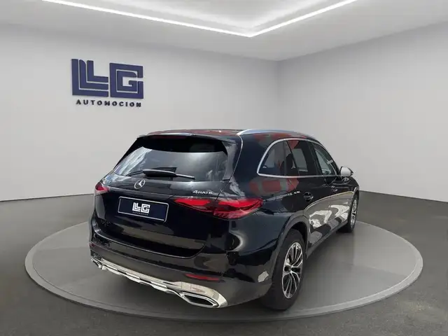 Mercedes-Benz GLC view 4