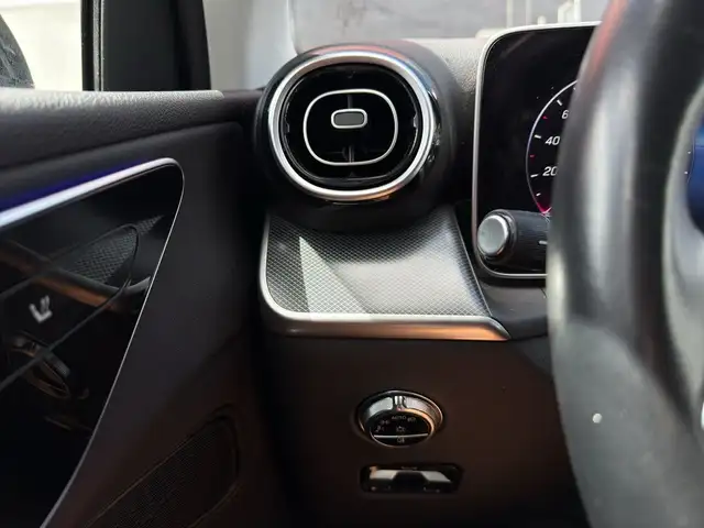 Mercedes-Benz GLC view 14