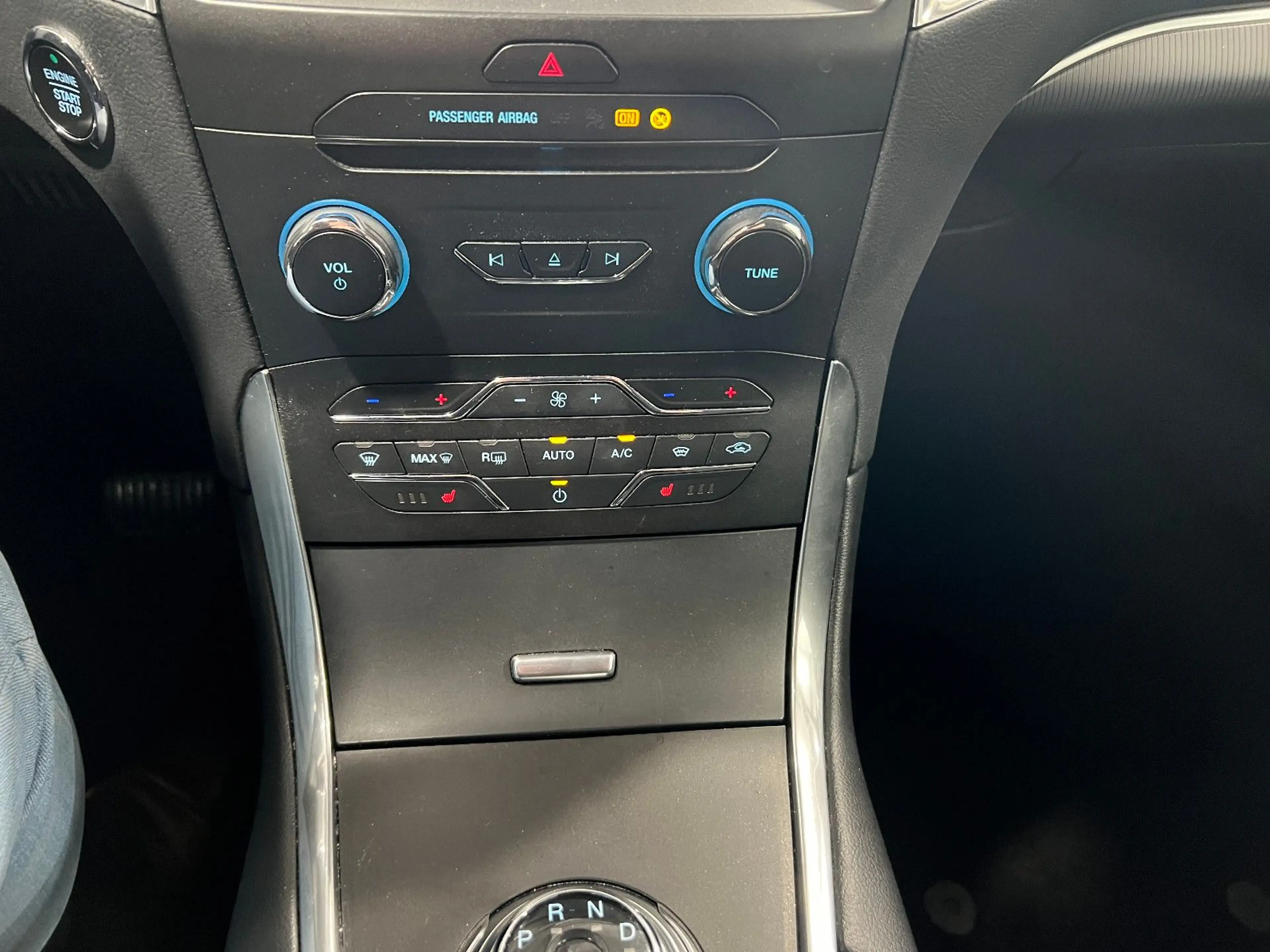 Ford S-Max 2.0 TDCi Automatik *Navi*AHK*SHZ*PDC*Temp* — photo 14
