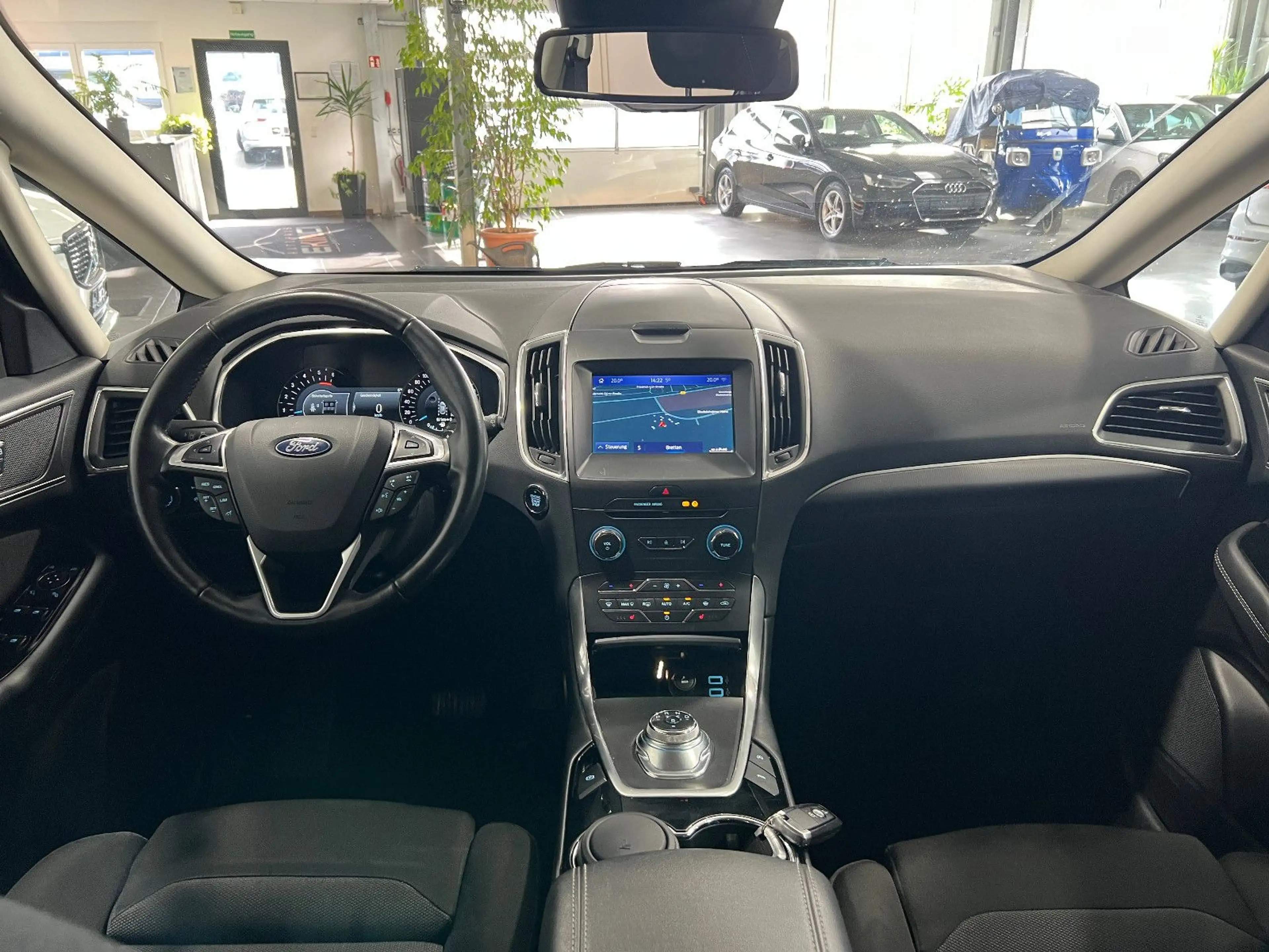 Ford S-Max 2.0 TDCi Automatik *Navi*AHK*SHZ*PDC*Temp* — photo 10
