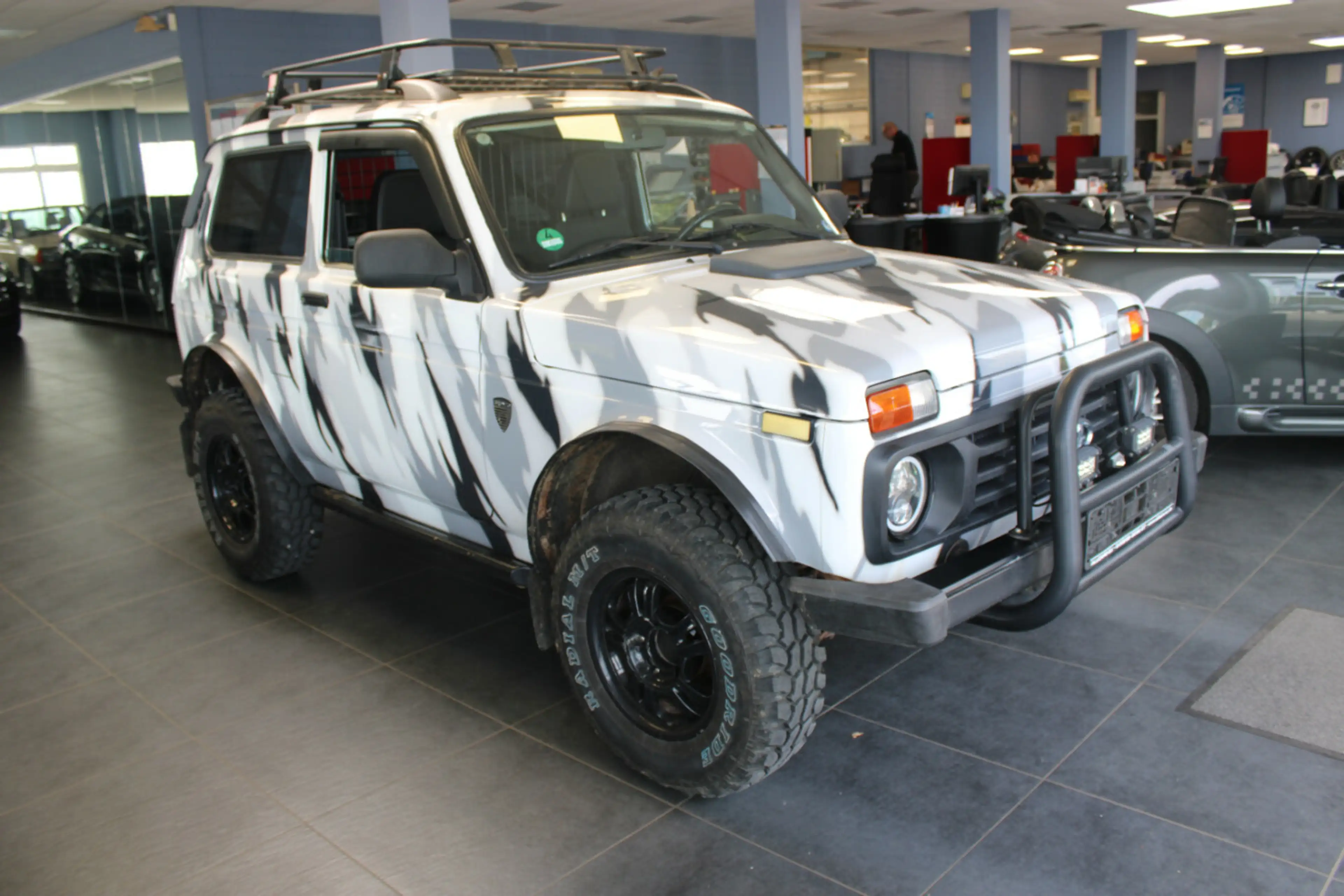 Lada Urban 4x4 Bronto - AHK - Klima -