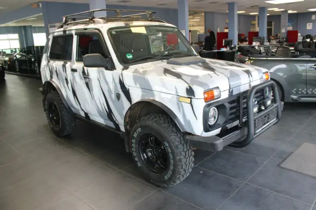 Lada Urban 4x4 Bronto - AHK - Klima -