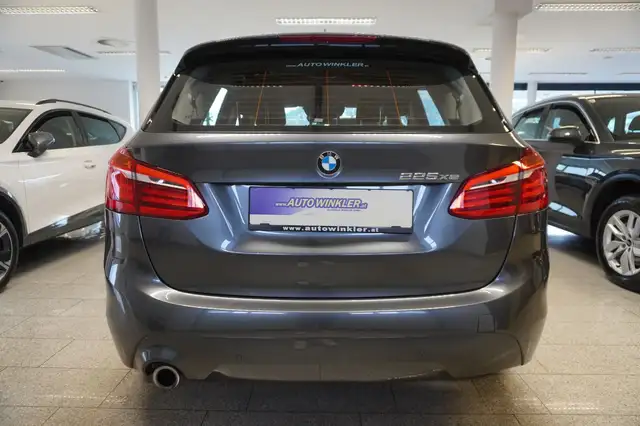 BMW 2 Series view 6