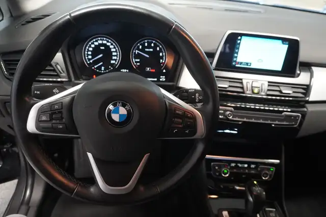 BMW 2 Series view 11