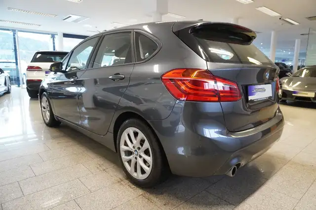 BMW 2 Series view 4
