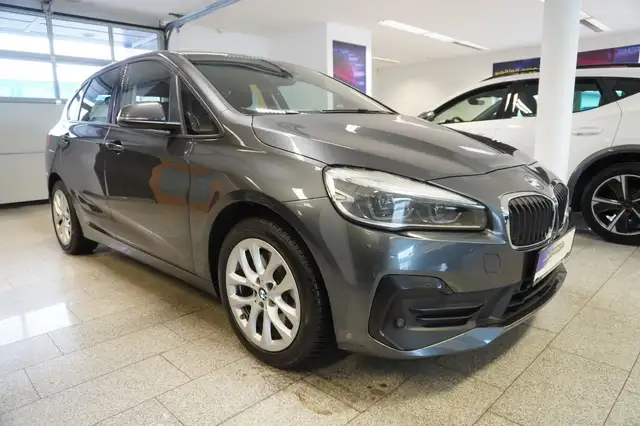 BMW 2 Series view 3