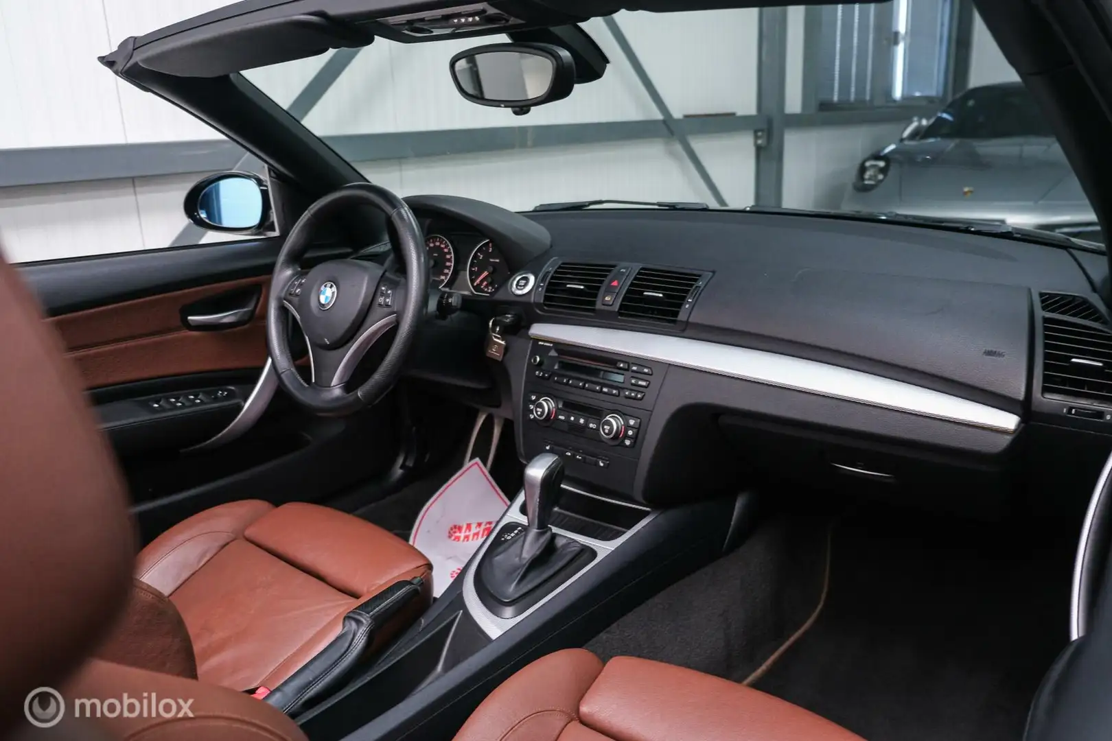 BMW 118 1-serie Cabrio 118i High Executive M pakket | Lede Zwart - 2