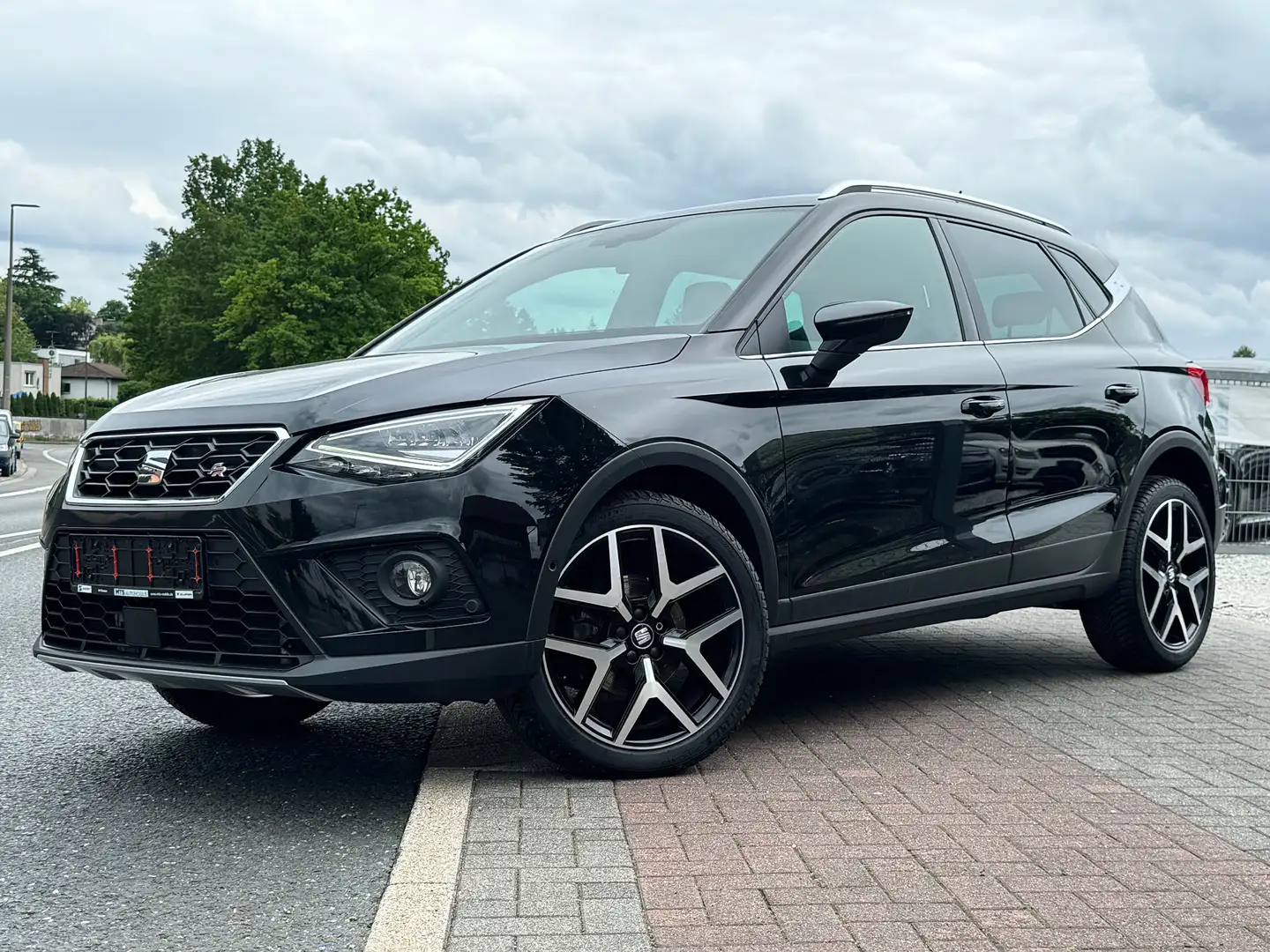 SEAT Arona FR line Navi Rkam LED ACC Unfallfrei TopZustand Noir - 1