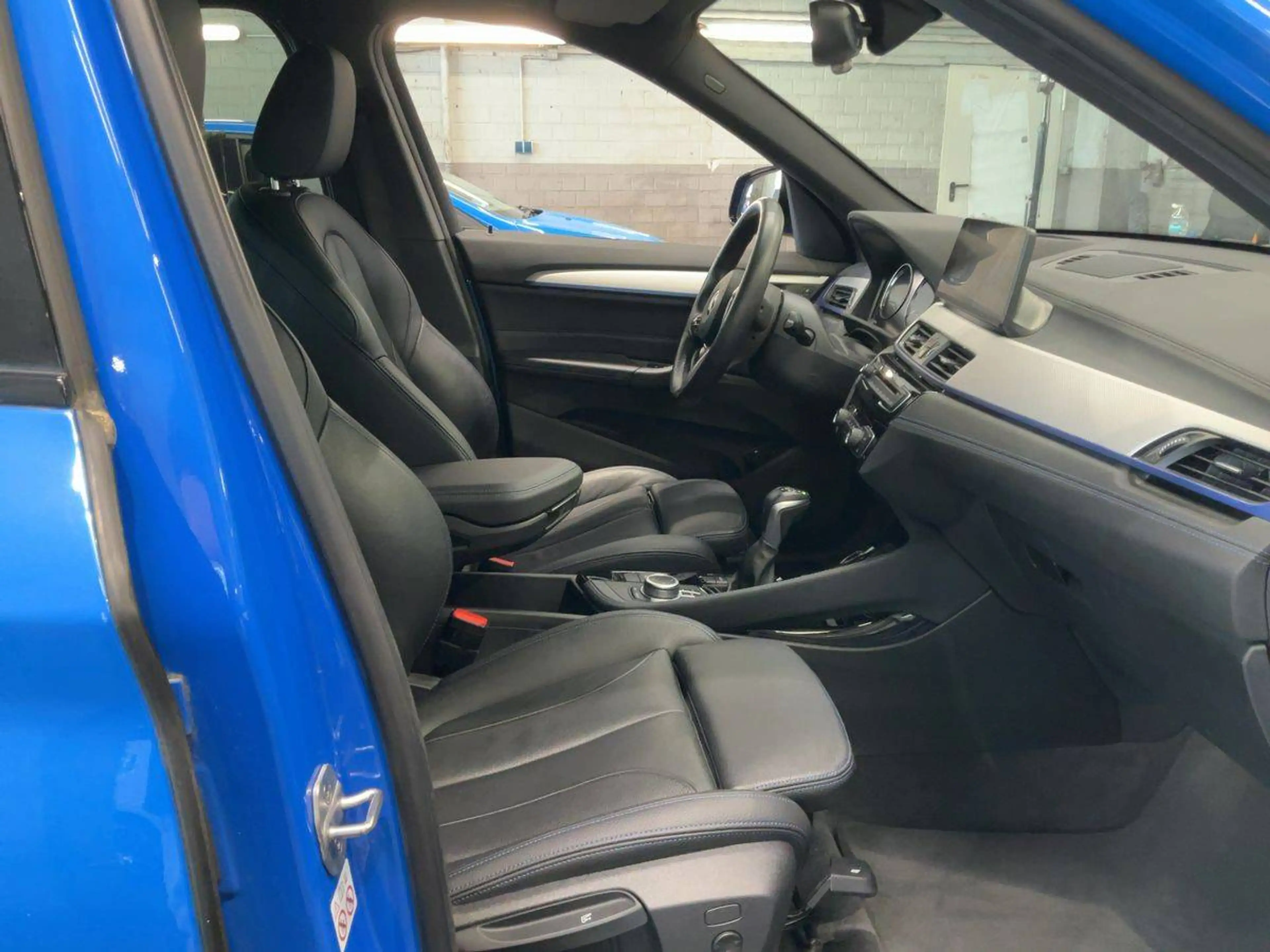 BMW X1 xDrive 25 e M Sport — photo 5