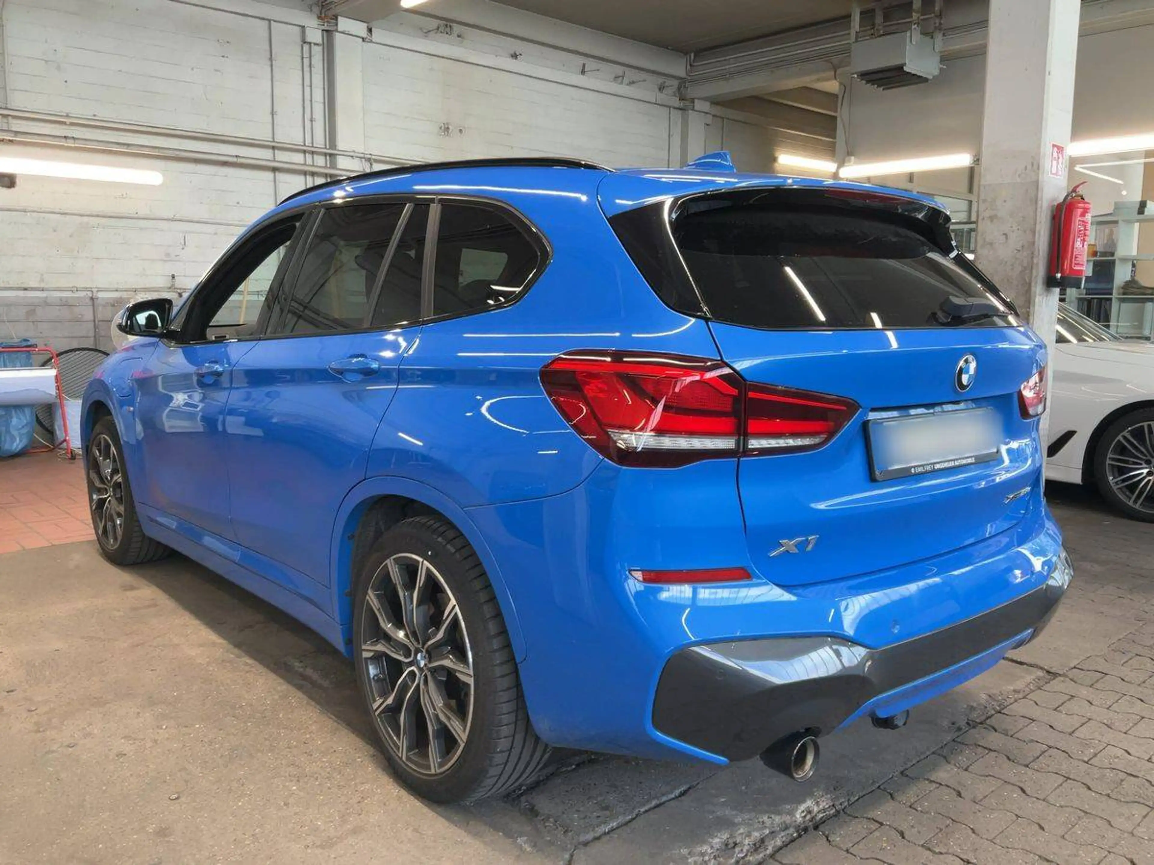 BMW X1 xDrive 25 e M Sport — photo 8