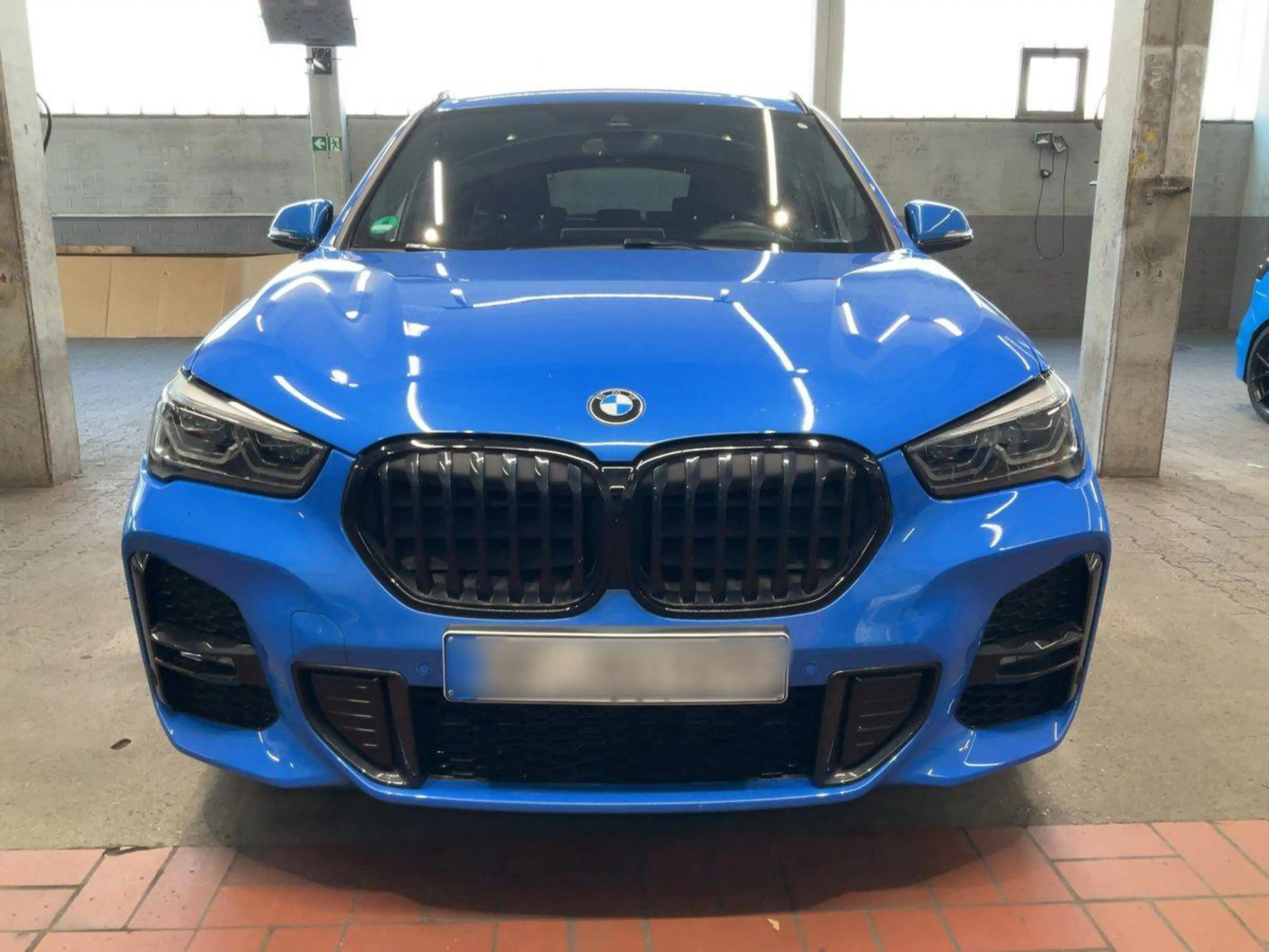 BMW X1 xDrive 25 e M Sport — photo 11