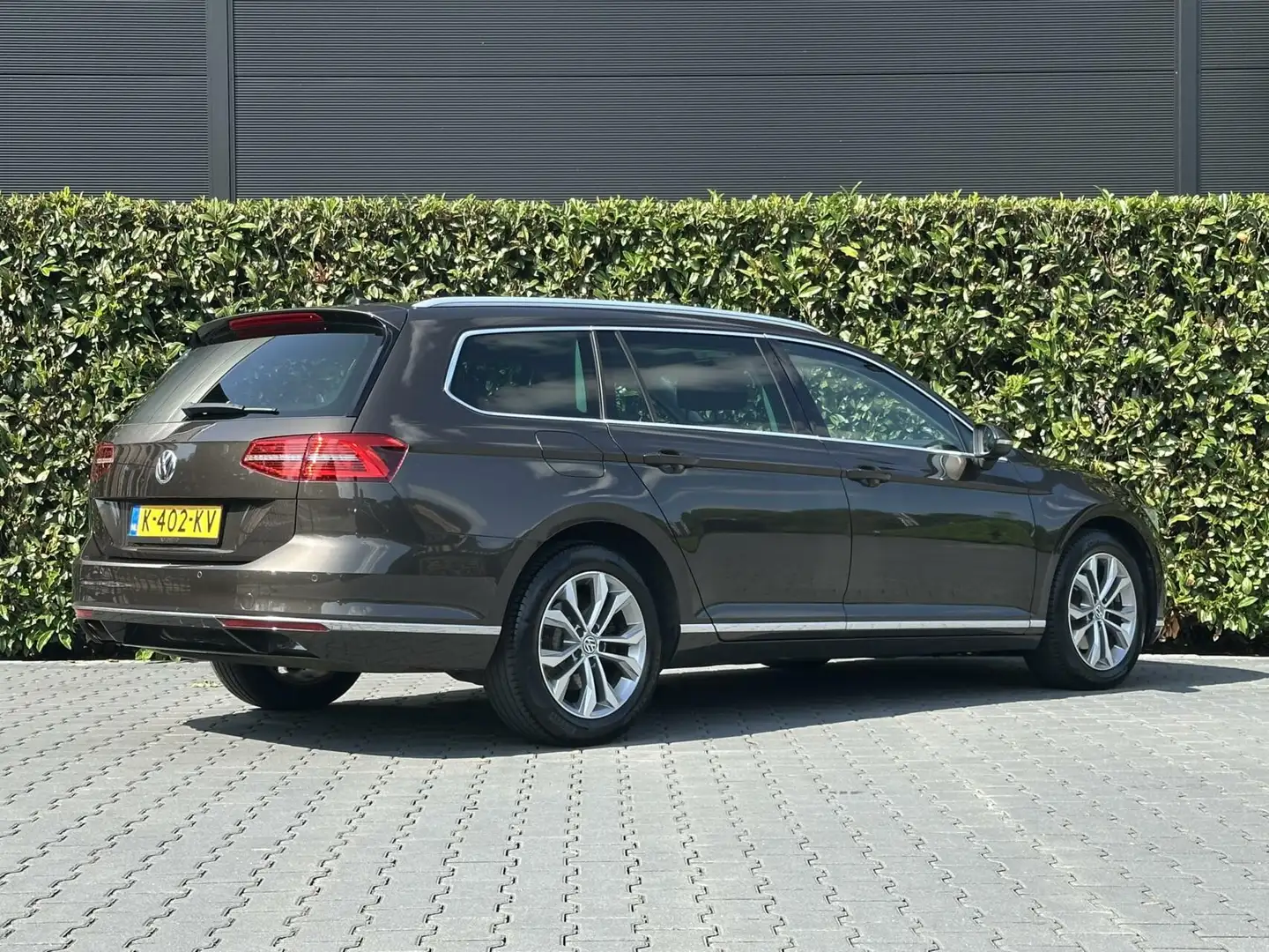 Volkswagen Passat Variant 1.8 TSI HIGHLINE, PANO, NAVI, CRUISE, LEDER/ALCANT Bruin - 2