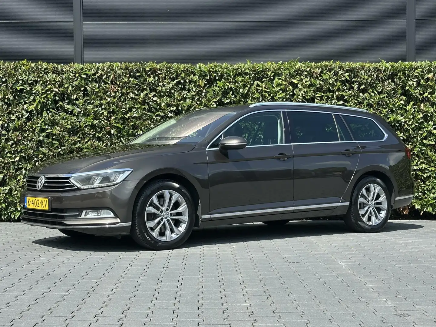 Volkswagen Passat Variant 1.8 TSI HIGHLINE FACELIFT, PANO, NAVI, CRUISE, LED Bruin - 1