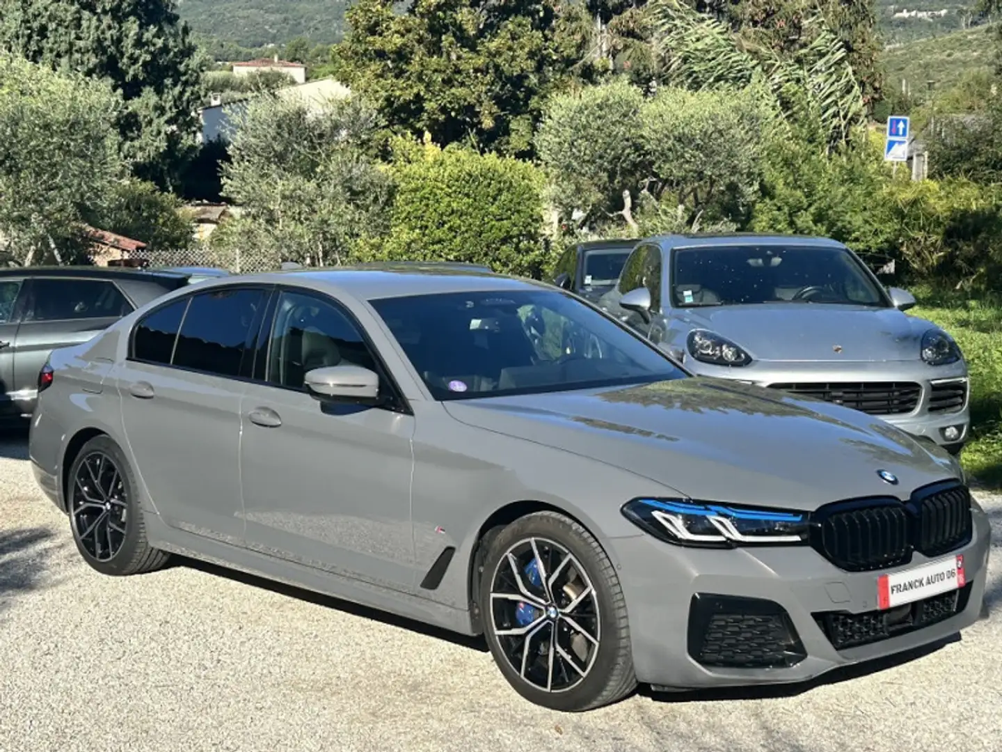 BMW 545 (G30) 545EA XDRIVE 394CH M SPORT STEPTRONIC Grau - 1