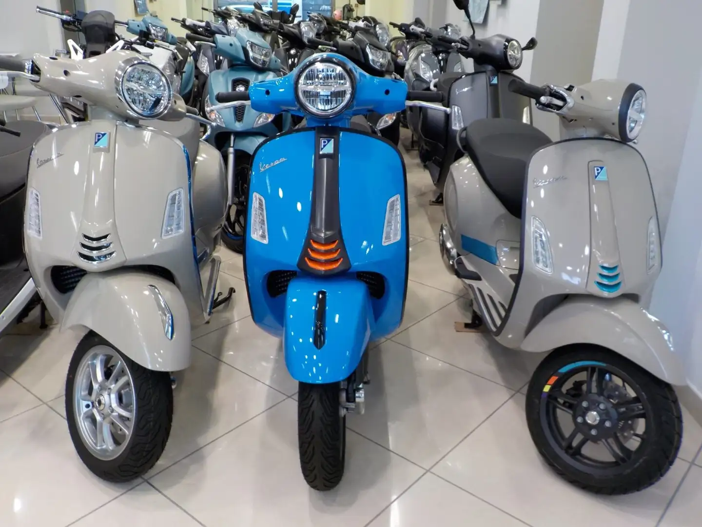 Vespa GTS 310 HPE Super Sport AZZURRO NAPOLI - PRONTA CONSEGNA Blu/Azzurro - 1