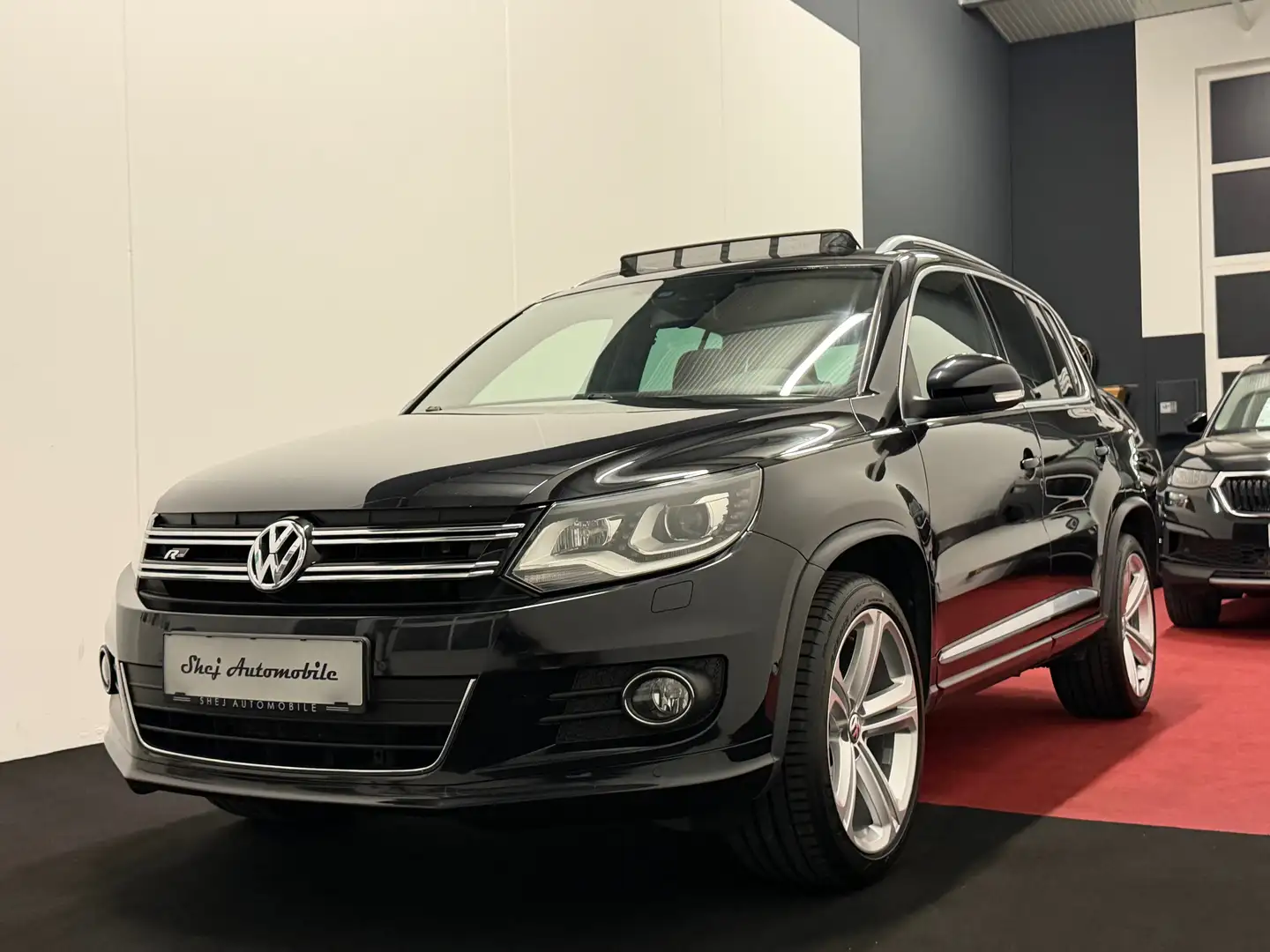 Volkswagen Tiguan Sport*R-Line*Allrad*Panorama* Schwarz - 1