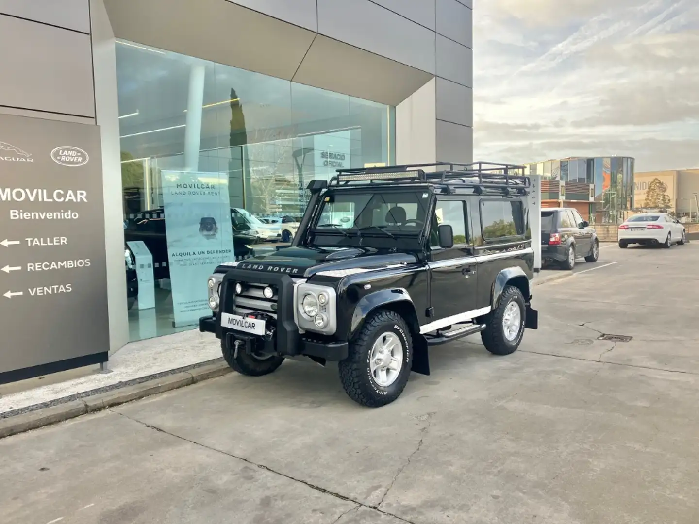 Land Rover Defender 90 SW SE Negro - 1